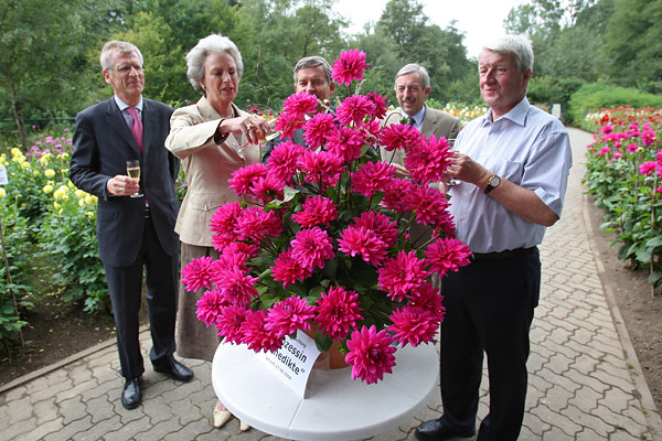 Von links: Bernd Hombach, Prinzessin Benedikte, Hagen Jobi, Werner Becker-Blonigen und Wilfried Bergerhoff - Foto: Christian Melzer