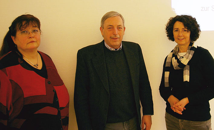 Von links: Irmgard Schffler, Brgermeister Werner Becker-Blonigen, Anita Kallikat
