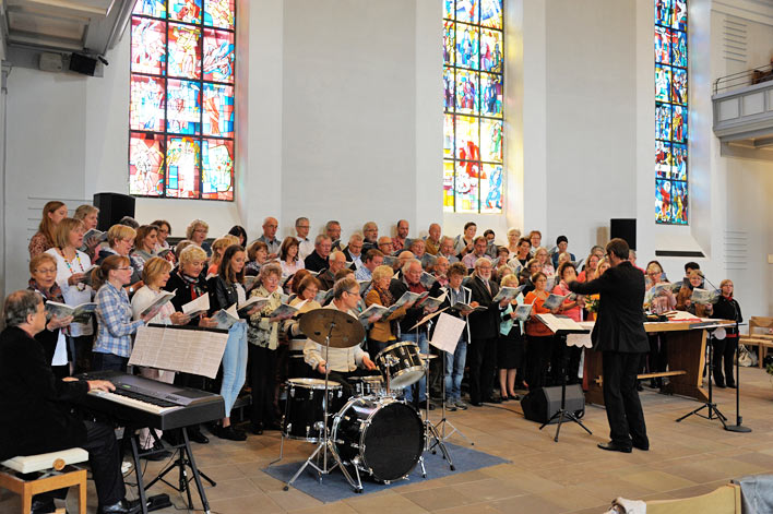 RJSE-Chor unter Leitung von Michael Mller-Ebbinghaus  - Foto: Vera Marzinski