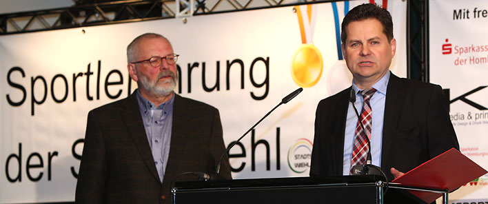 Carlo Riegert und Brgermeister Ulrich Stcker.