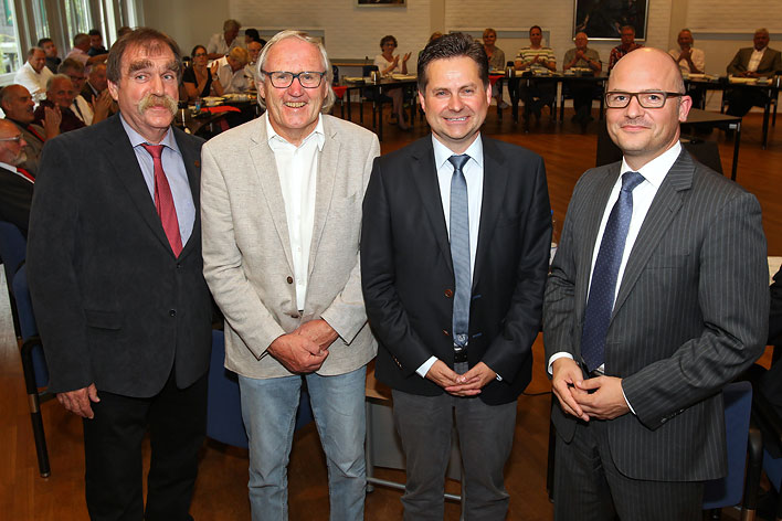 Von links: Udo Kolpe, Wilfried Bast, Brgermeister Ulrich Stcker und Sren Teichmann.