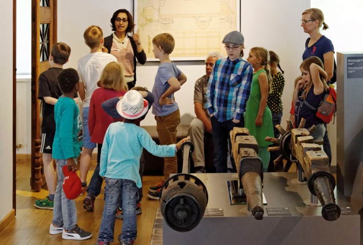 Auch in diesem Jahr beteiligt
sich das BPW Museum Achse, Rad und Wagen
am Internationalen Museumstag, u.a. mit einer
Kinderfhrung. Foto: BPW Bergische Achsen
KG