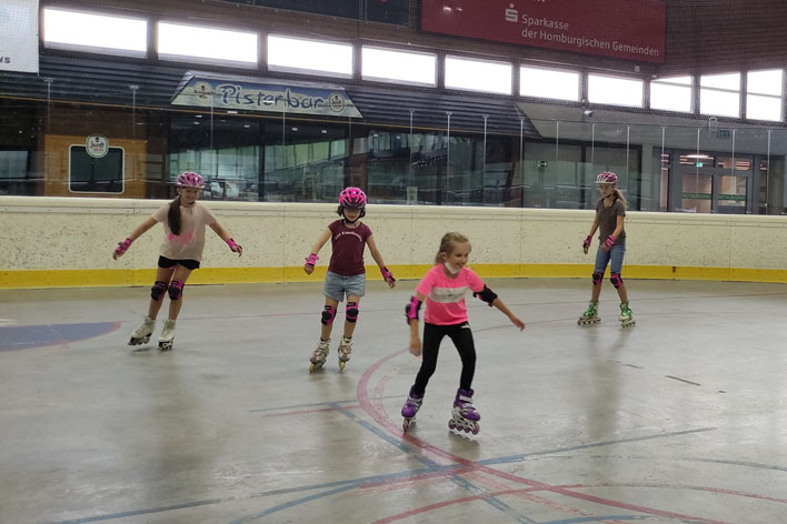 In den Ferien steht die Eissporthalle zum Inlineskaten und Rollschuhfahren zur Verfgung. Foto: FSW