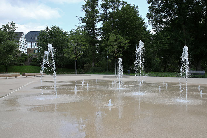 Das Wasserfontnenfeld im Park. Foto: Christian Melzer