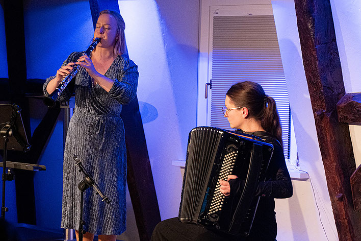 Das breitgefcherte Repertoire des „Duo Amabile“ umfasst Musik aus der Renaissance bis hin zu Kompositionen der Gegenwart. Foto: Vera Marzinski