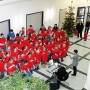 Chre der Helen-Keller-Schule brachten Weihnachtsstimmung ins Kreishaus