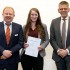 Darlene Dresbach und Tom Hillenbach fr Einser-Abschluss ausgezeichnet - Volksbank Oberberg ist stolz auf den erfolgreichen  Nachwuchs 
