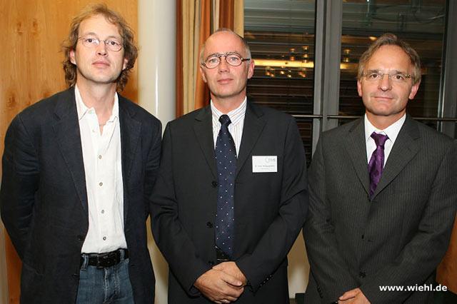 (v.l.n.r.) Dr. med. Horst Elvermann, Dr. med. Wolfgang Kohls und Dr. med. Uwe Junker