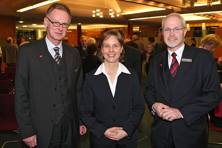 Von links: Hartmut Schmidt, Dr. Gabriele Widmann und Manfred Bsinghaus - Fotos: Christian Melzer
