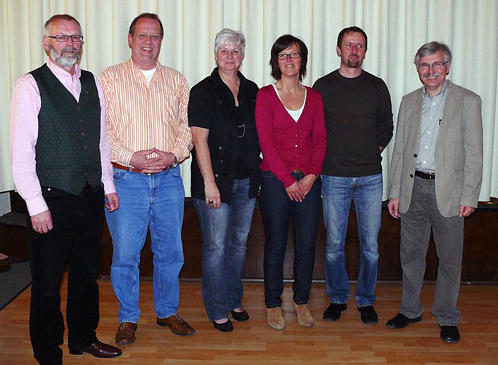 Neuer Vorstand, von links:   
Carlo Riegert  
(2. Vorsitzender),  
Michael Jonen  
(1. Vorsitzender),  
Heidi Maiwald  
(2. Geschftsfhrerin),  
Daria Wippermann 
(Protokollfhrerin),  
Horst Kessmann  
(Sportwart),  
Werner Mauelshagen  
(1. Geschftsfhrer) 
