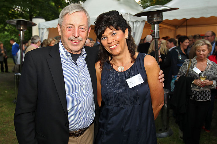 Pia Philipps, 1. Vorsitzende, und Brgermeister Werner Becker-Blonigen bei der 1. Night of Business des Wiehler Rings. Foto: Christian Melzer