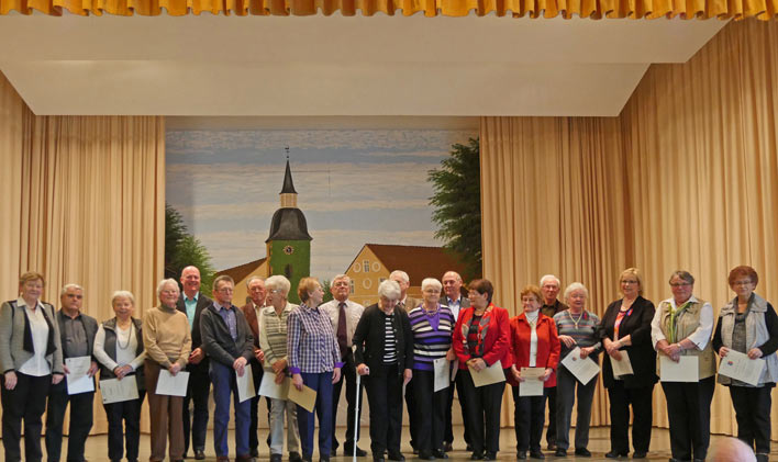 Viele Mitglieder wurden fr ihre lange Mitgliedschaft im Verband der Siebenbrger Sachsen geehrt