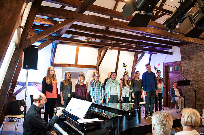 Die Wiehler Musicalschule „Lampenfieber“ im Burghaus Bielstein - Foto: Vera Marzinski