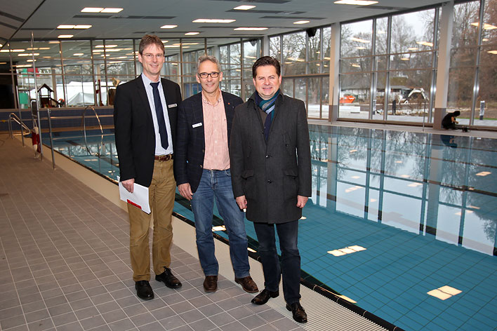 Von links:  Michael Schell, Andreas Zurek und Bürgermeister Ulrich Stücker. Foto: Christian Melzer