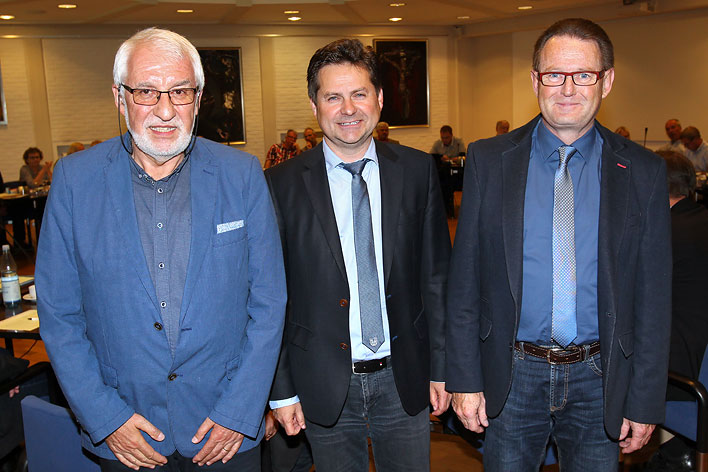 Von links: Erhard Plötz, Bürgermeister Ulrich Stücker und Thomas Penz.