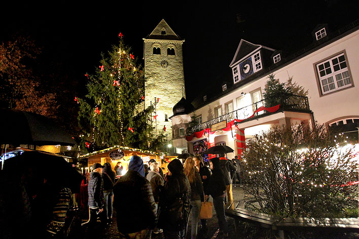 In diesem Jahr wird es wieder einen Weihnachtsmarkt im Wiehler Zentrum geben. Archivfoto: Christian Melzer