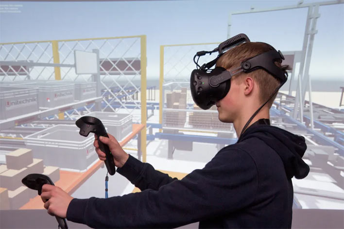 Mit Virtual Reality Anwendungen machte Unitechnik seine Lagerlogistiksysteme fr die Teilnehmer erlebbar. Foto: Unitechnik Systems GmbH