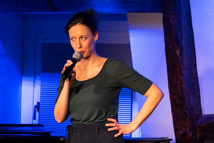 Alice Kfer – Gesang, Musik und lustig aus Berlin. Fotos: Vera Marzinski