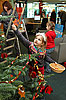 Samenkorn-Kids bringen weihnachtlichen Glanz in die Sparkasse